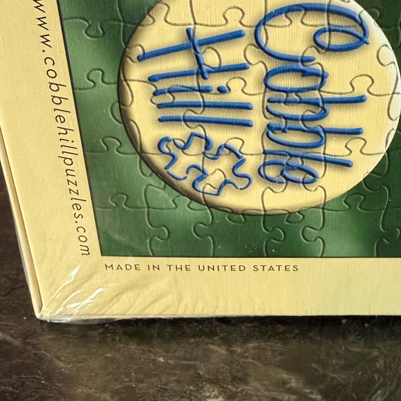 COBBLE HILL Tom Newsom “Santa’s List" 1000 Pieces Puzle - Picture 8 of 10